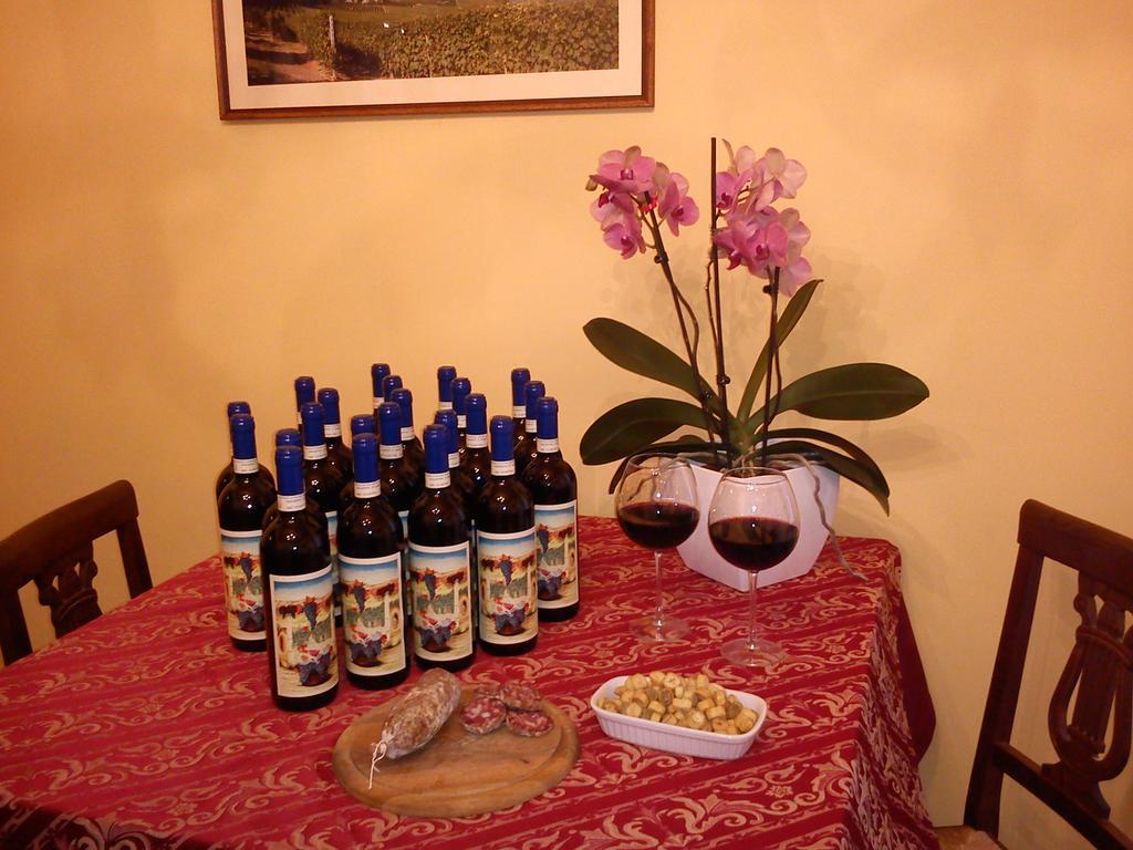 Villa Goccia Di Vino La Morra Exterior foto